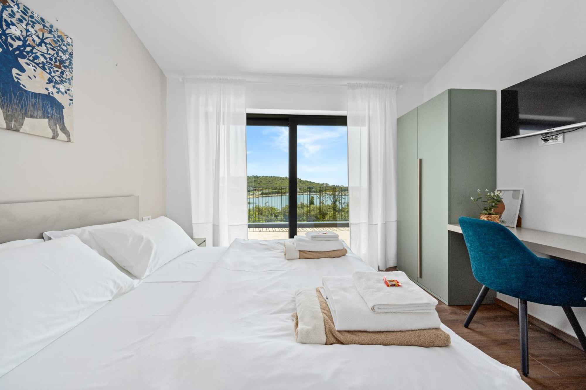 Bay Ii Near Medulin For 9 People With Heated Pool - Playground & Whirpool Only 100 Meters From The